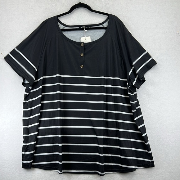BloomChic Women’s Top Plus Sz 26 Black & White Poly Knit Striped Scoop Neck NWT - Picture 1 of 10